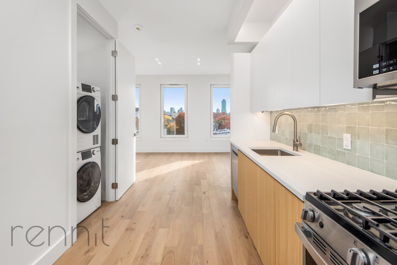 58 Vanderbilt Ave, Apt 5J Image 9