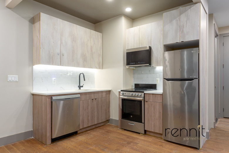 209 Troy Ave, Apt 1B Image 3