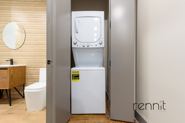 209 Troy Ave, Apt 1B Image 6