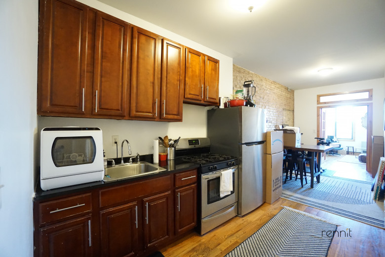 420 Melrose St, Apt 2R Image 2