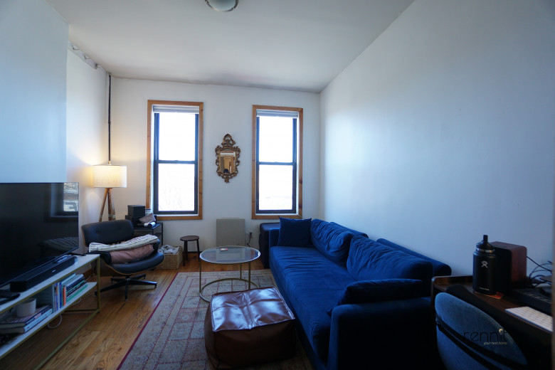 420 Melrose St, Apt 2R Image 9