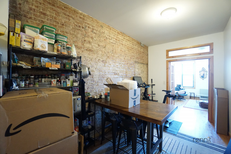 420 Melrose St, Apt 2R Image 5