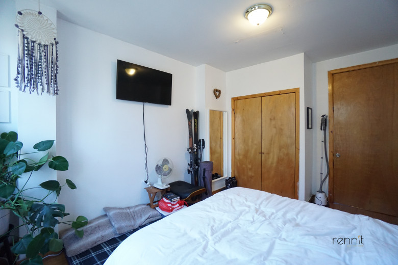 420 Melrose St, Apt 2R Image 7