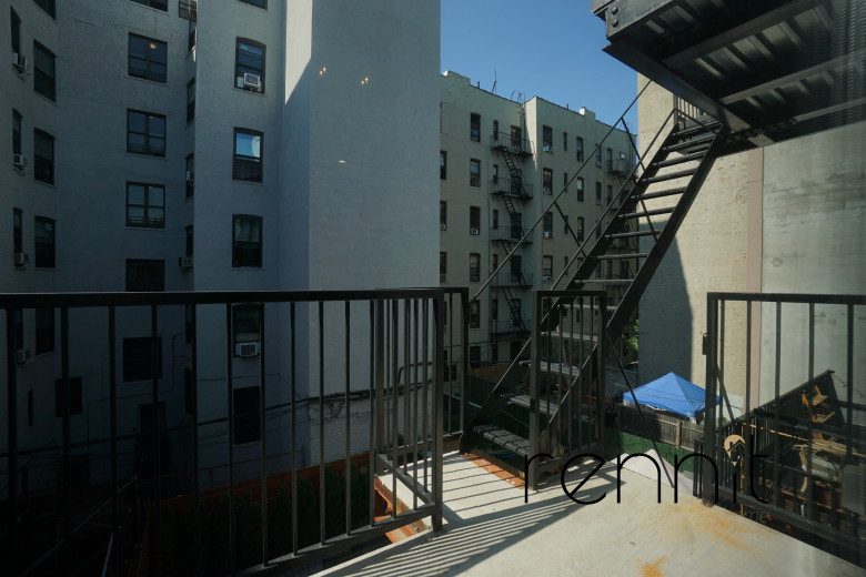 166 S 3rd St, Apt 3R Image 8