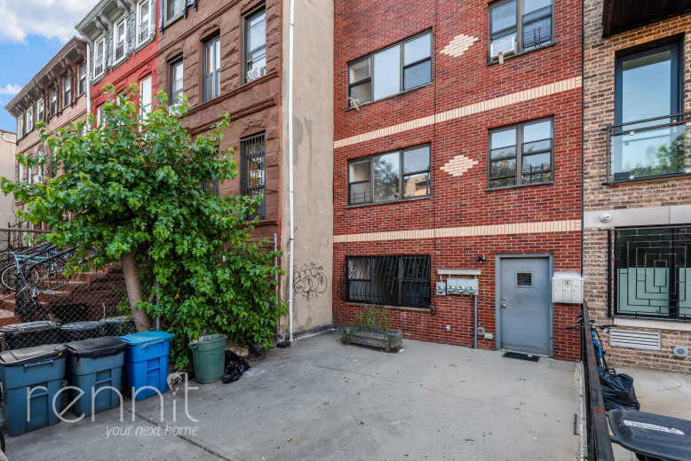 185 Pulaski St, Apt 1 Image 14