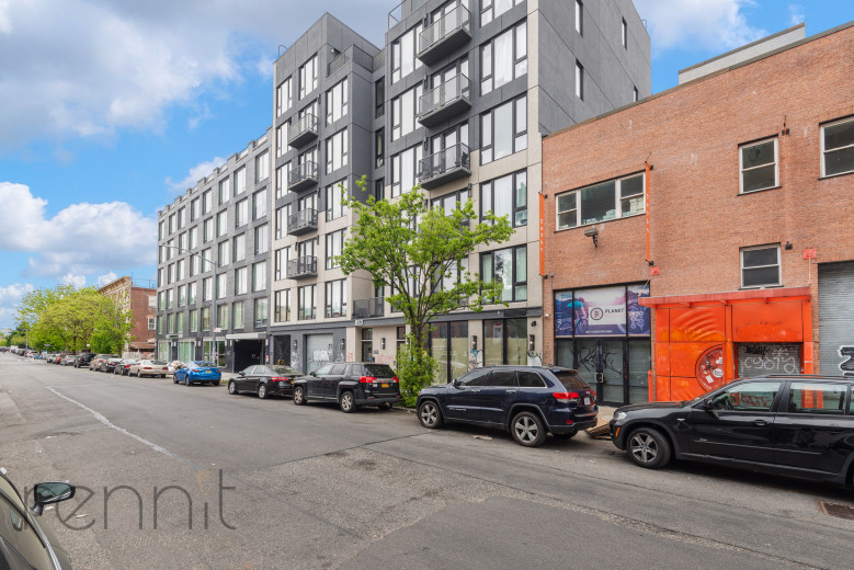 853 Lexington Ave, Apt 4D Image 14