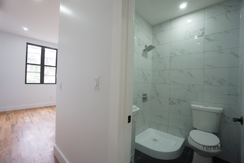 40 Cornelia St, Apt 1 Image 13