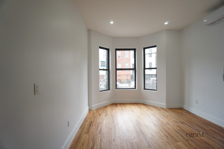 40 Cornelia St, Apt 1 Image 4