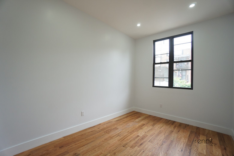40 Cornelia St, Apt 1 Image 7