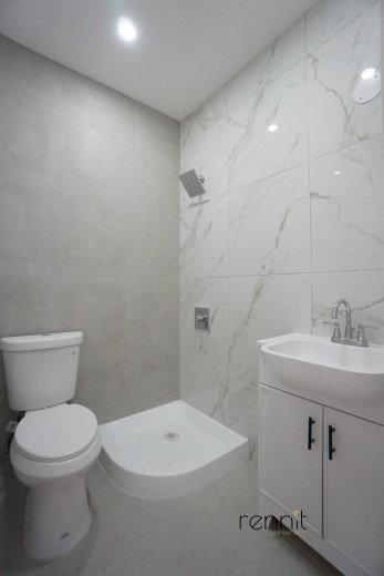 40 Cornelia St, Apt 1 Image 9