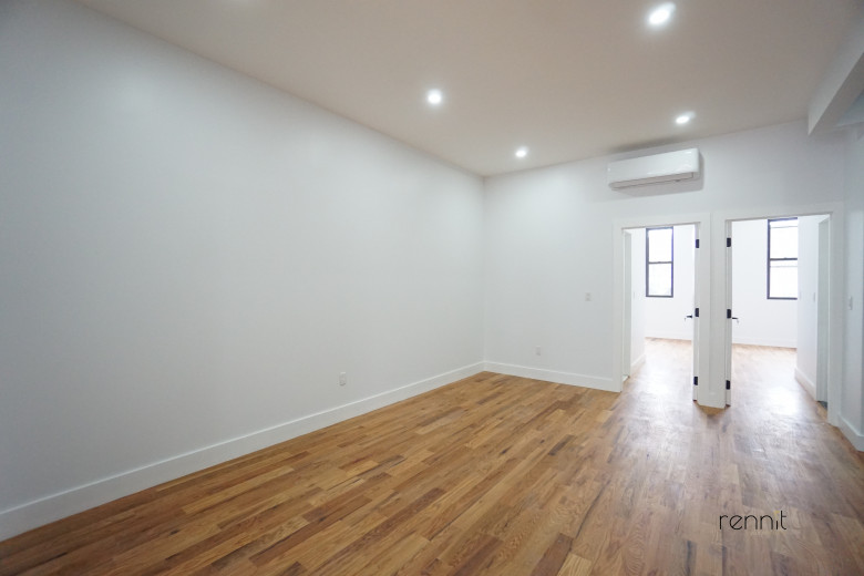 40 Cornelia St, Apt 2 Image 11