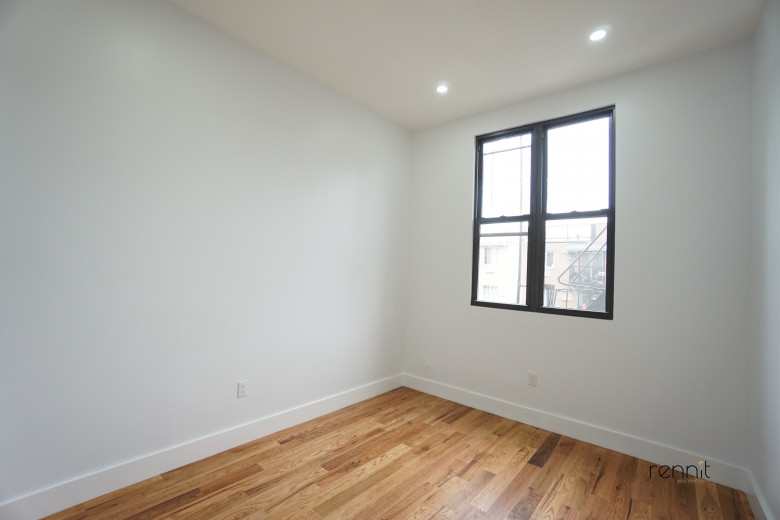40 Cornelia St, Apt 2 Image 13