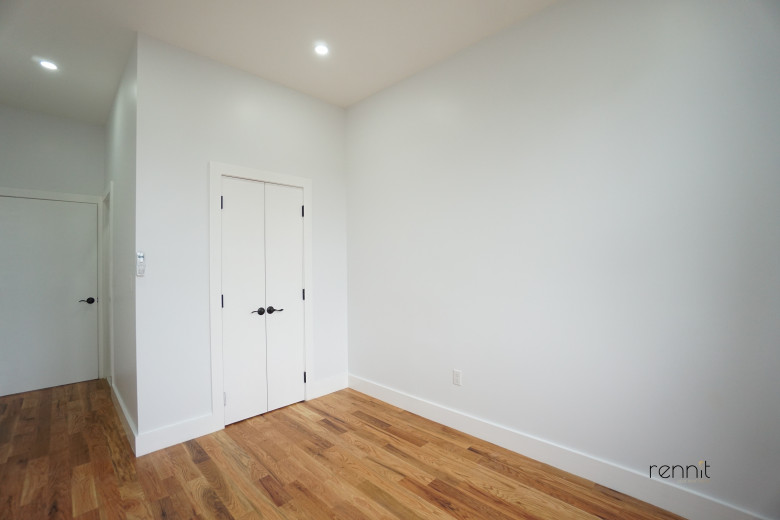 40 Cornelia St, Apt 2 Image 14