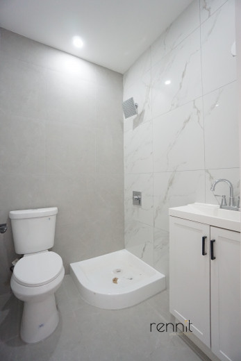 40 Cornelia St, Apt 2 Image 16