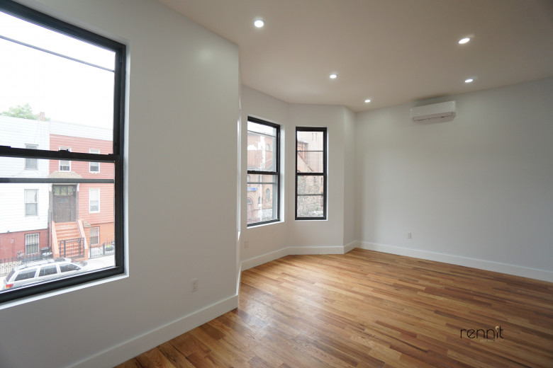40 Cornelia St, Apt 2 Image 6