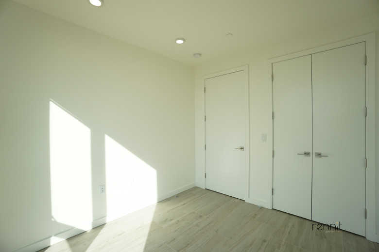 33 Little Nassau St, Apt 811 Image 8