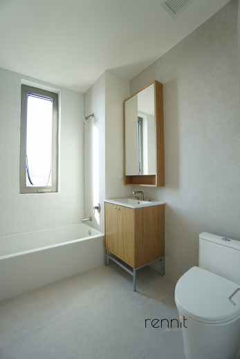 33 Little Nassau St, Apt 811 Image 9