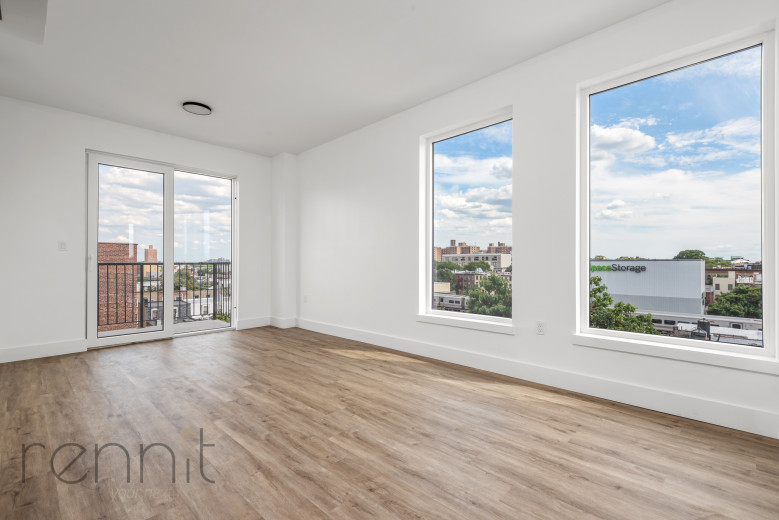35 Kingston Ave, Apt 701 Image 1