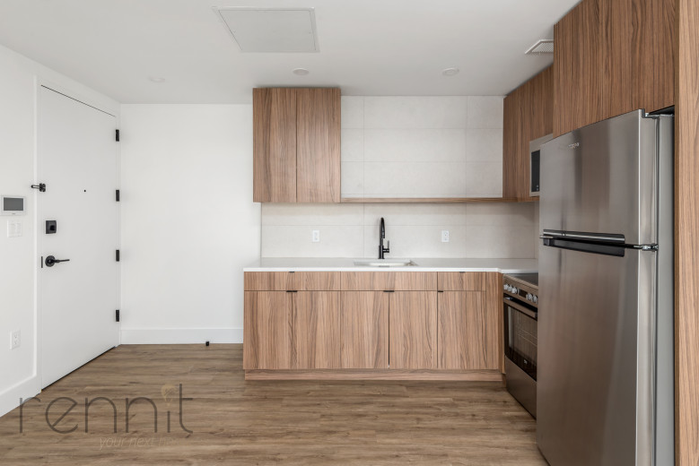 35 Kingston Ave, Apt 701 Image 2