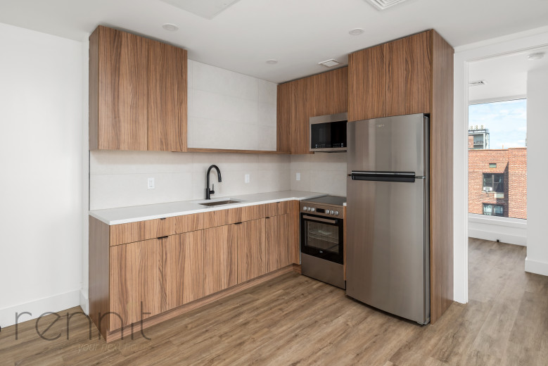 35 Kingston Ave, Apt 701 Image 11