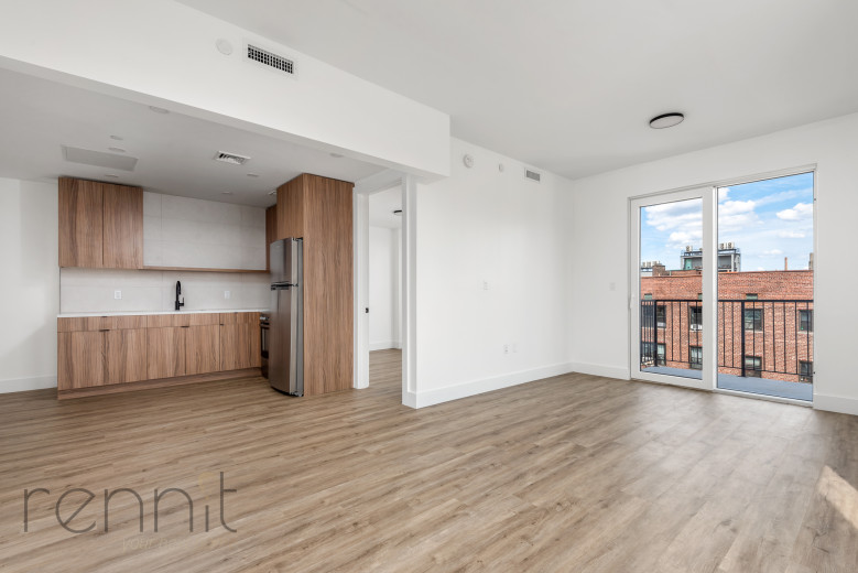 35 Kingston Ave, Apt 701 Image 3