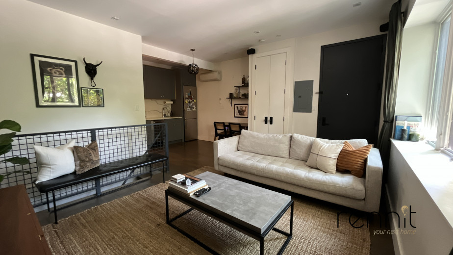 295 Montgomery St, Apt 1F Image 4