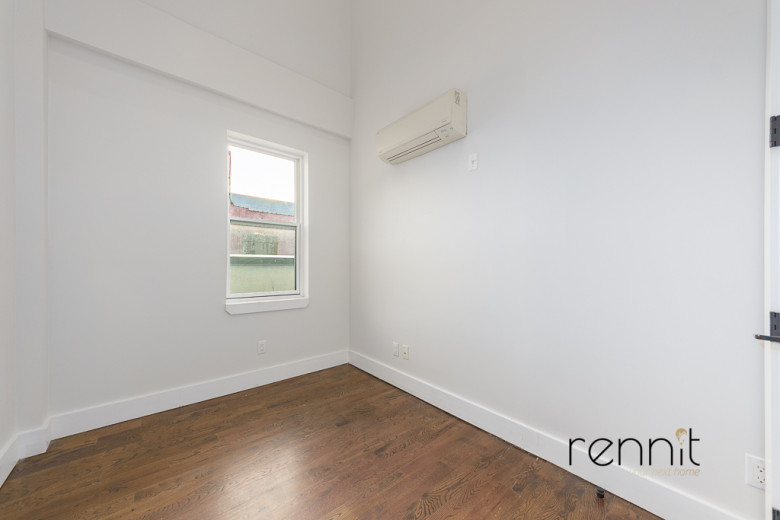 1031 Montgomery St, Apt 3F Image 7