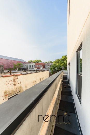 1031 Montgomery St, Apt 3F Image 4