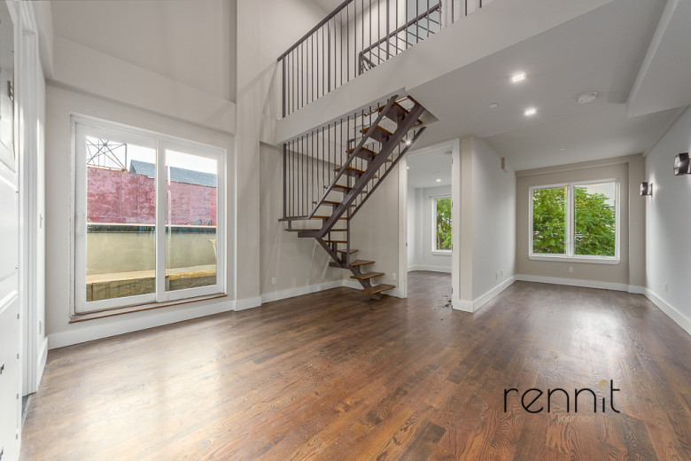 1031 Montgomery St, Apt 3R Image 1