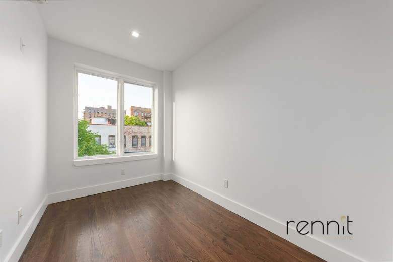 1031 Montgomery St, Apt 3R Image 8