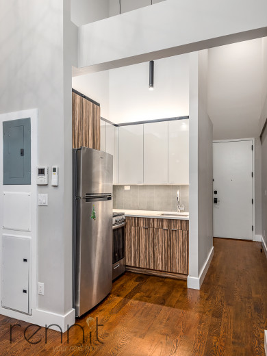 1031 Montgomery St, Apt 3R Image 12
