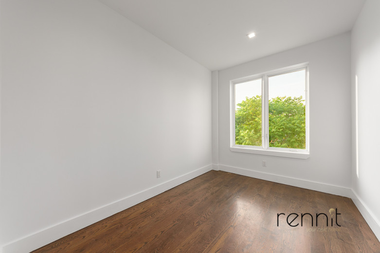 1031 Montgomery St, Apt 3R Image 6