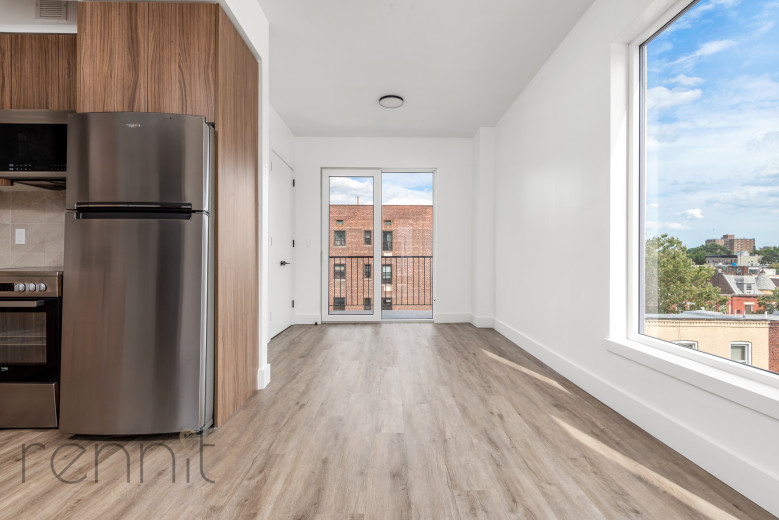 35 Kingston Ave, Apt 504 Image 10