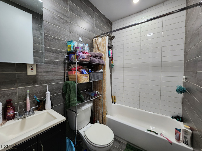 143 Cornelia St, Apt 2 Image 12