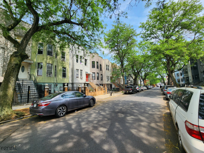 143 Cornelia St, Apt 2 Image 16