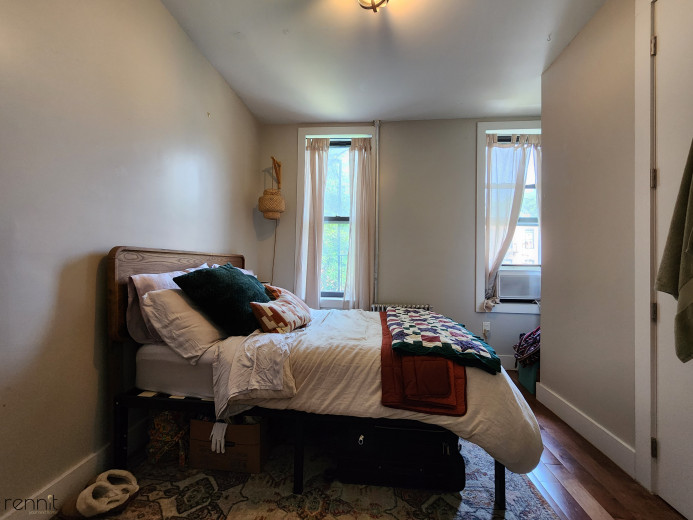 143 Cornelia St, Apt 2 Image 7