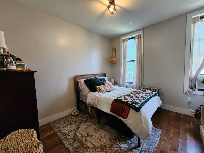 143 Cornelia St, Apt 2 Image 8