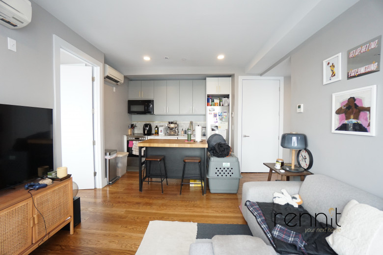853 Lexington Ave, Apt 6A Image 2