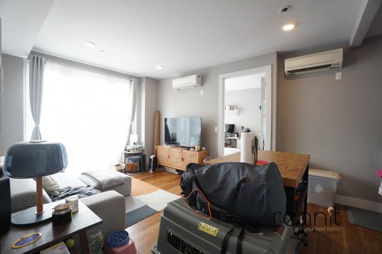 853 Lexington Ave, Apt 6A Image 4