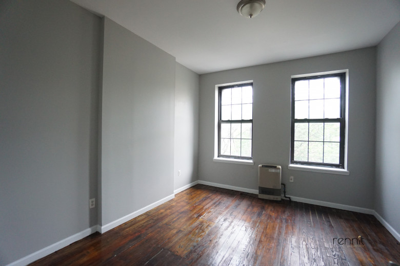 20 Covert St, Apt 3R Image 4