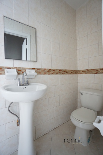 20 Covert St, Apt 3R Image 8