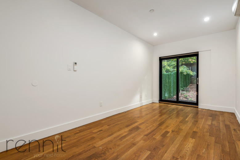 562 Park Pl, Apt 1B Image 5