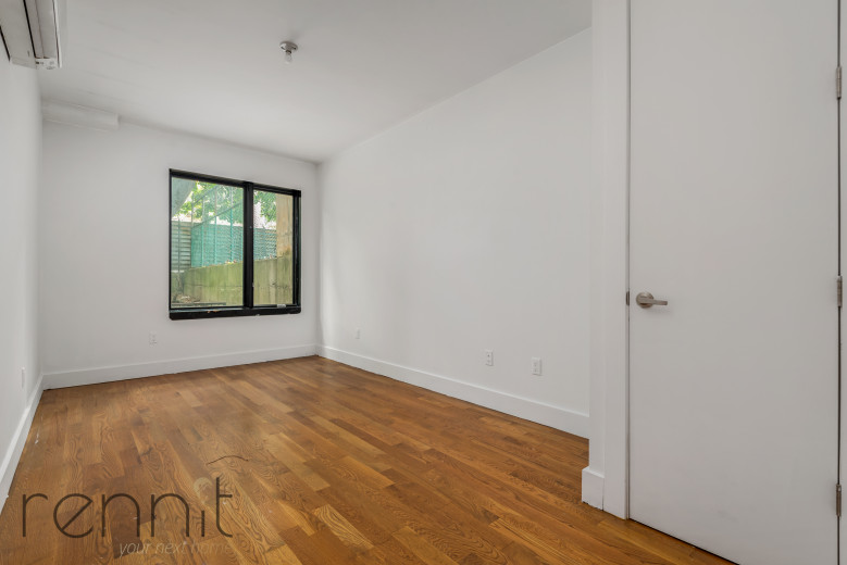 562 Park Pl, Apt 1B Image 7