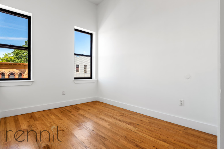 224 Schaefer St, Apt 3R Image 3