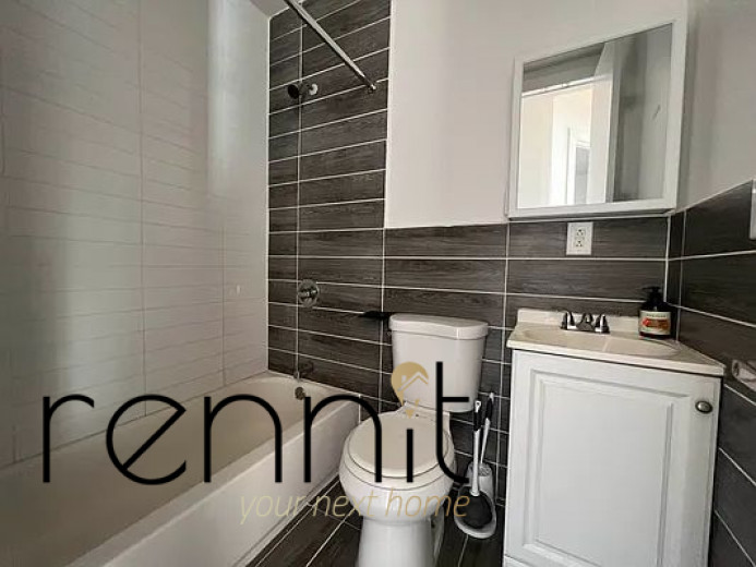 640 Kosciuszko St, Apt 2R Image 9