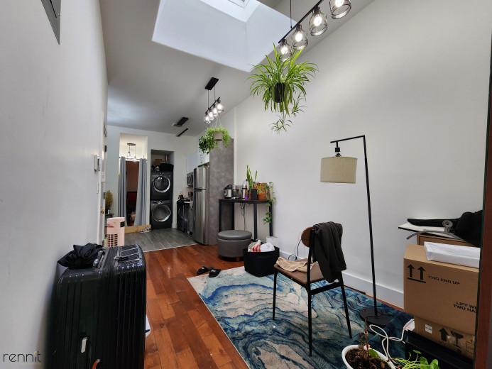 640 Kosciuszko St, Apt 3R Image 2