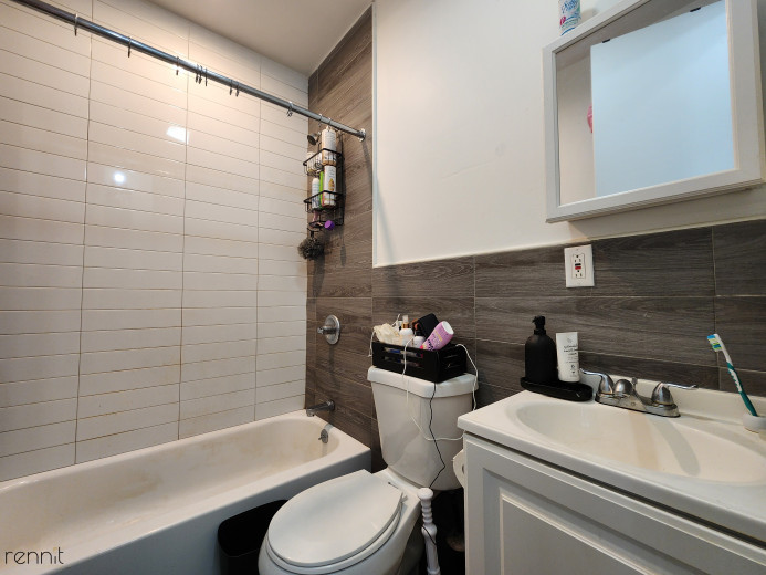 640 Kosciuszko St, Apt 3R Image 13