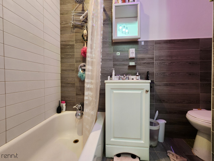 640 Kosciuszko St, Apt 3R Image 14