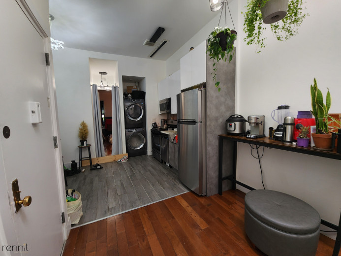 640 Kosciuszko St, Apt 3R Image 3