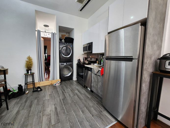 640 Kosciuszko St, Apt 3R Image 4